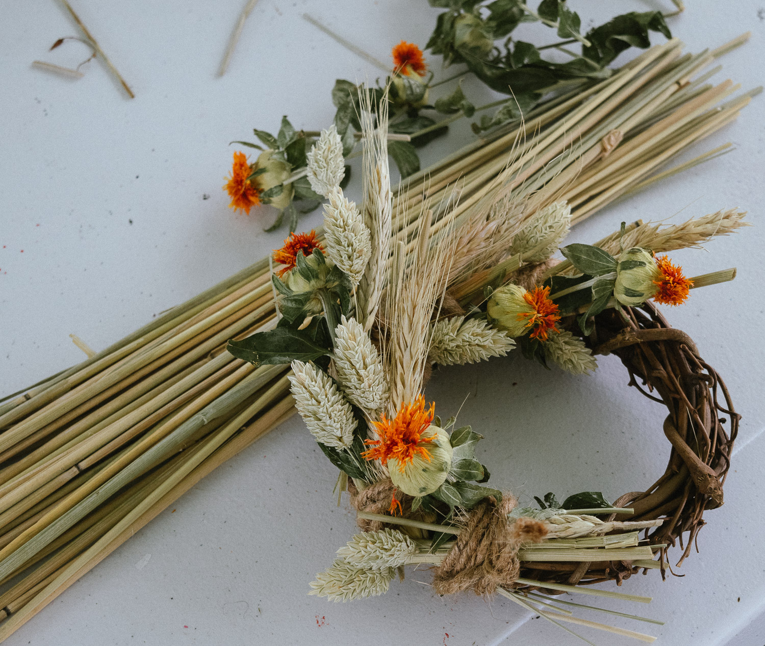 Image of an autumn themed wreath by event instructor, Aoife Donnan (The Irish Flower Girl)